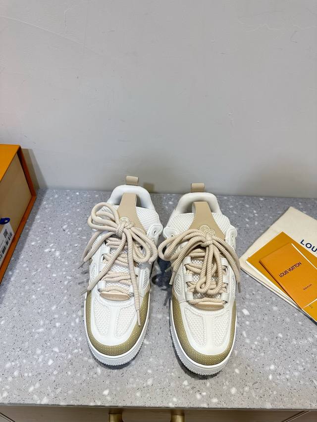Lv驴牌l家skate 系列 最新配色 Tariner运动鞋 滑板鞋 情侣款 复古篮球鞋 原版购入开发 做货 本款 Lv Skate 运动鞋以包括科技网格在内的